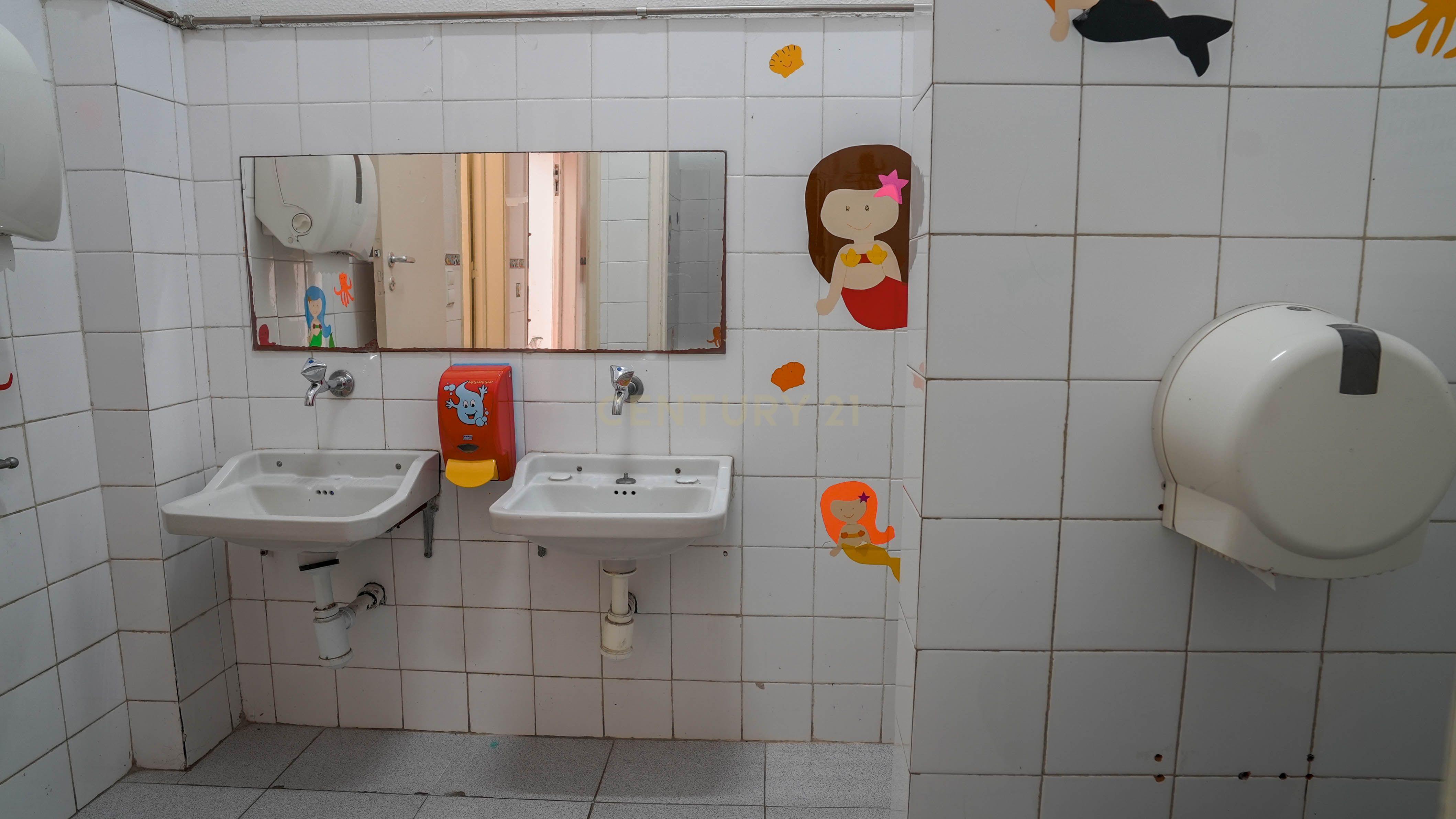 Espaço Versátil com Localização Privilegiada - Image 9