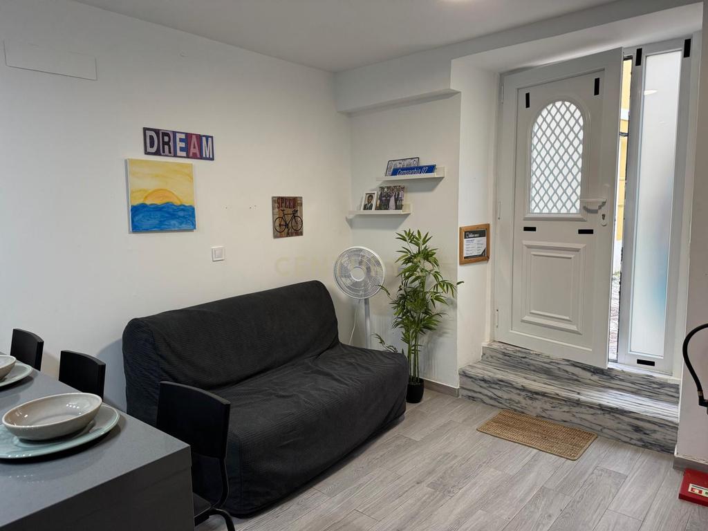 T1 Renovado em Setúbal - Oportunidade Única! - Image 1