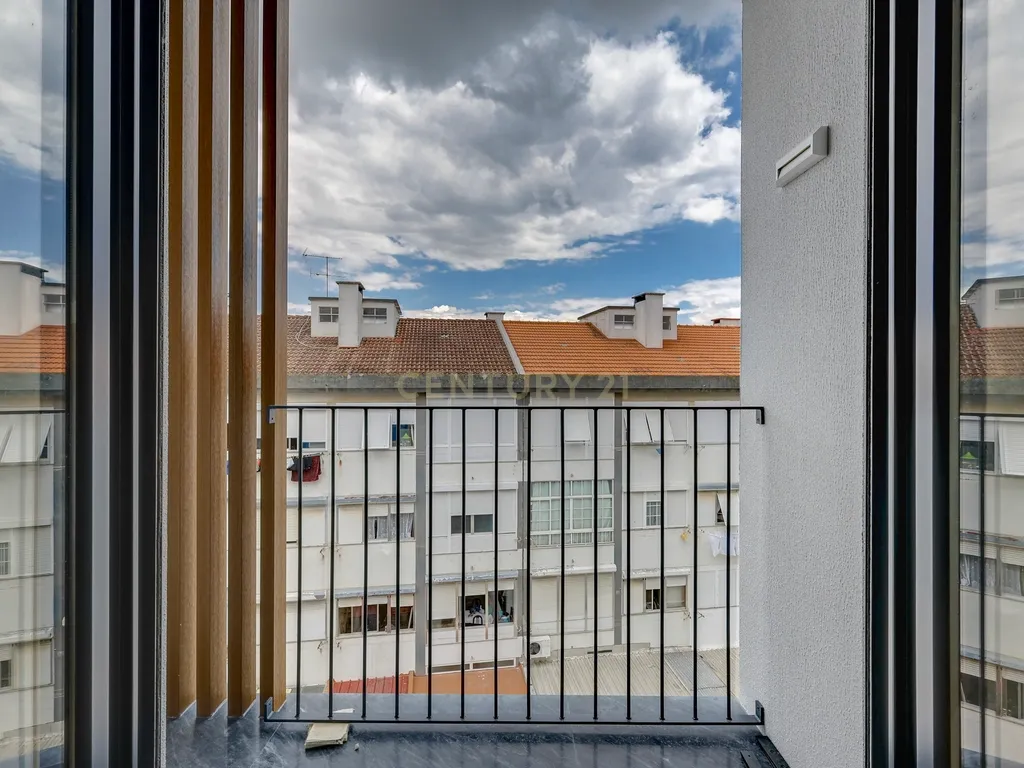 Viva o privilégio do Tejo: T3 Duplex exclusivo no coração de Santa Iria de Azóia! - Image 18