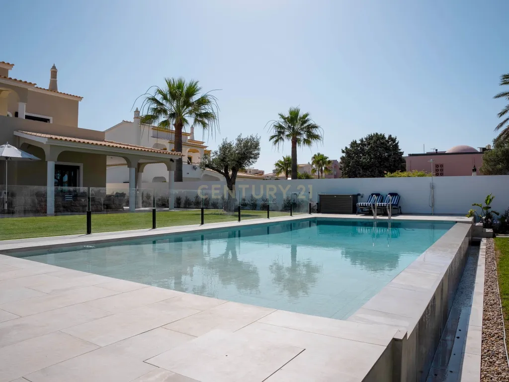 CASA DE LUXO NA PRAIA DA GALÉ · ALGARVE , onde o luxo encontra o mar. - Image 34
