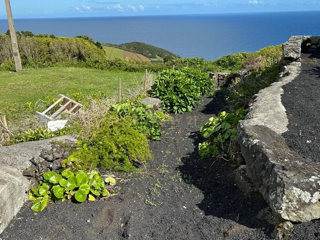 Exelente moradia T3 com Vista Mar em Piedade, Lajes do Pico - Image 14