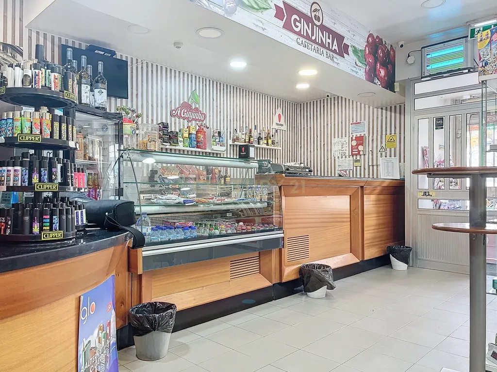 Trespasse Papelaria / Tabacaria/ Cafeteria- COM MAQUINA DE JOGOS SANTA CASA- Centro de Vila Franca de Xira - Image 1