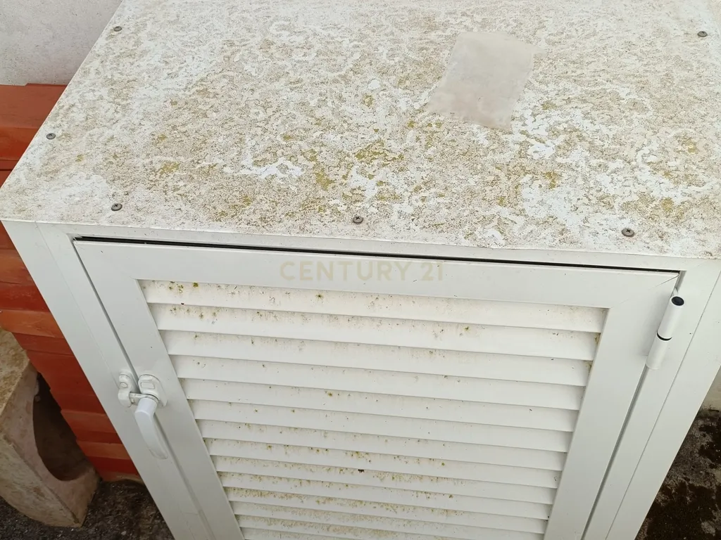 Reservado - Casa de Praia com vista lateral para o mar, com 2 garagens box, logradouro de boas dimensões, 3 quartos, a uma curta distância da praia paradisíaca de Vale Furado - Image 31