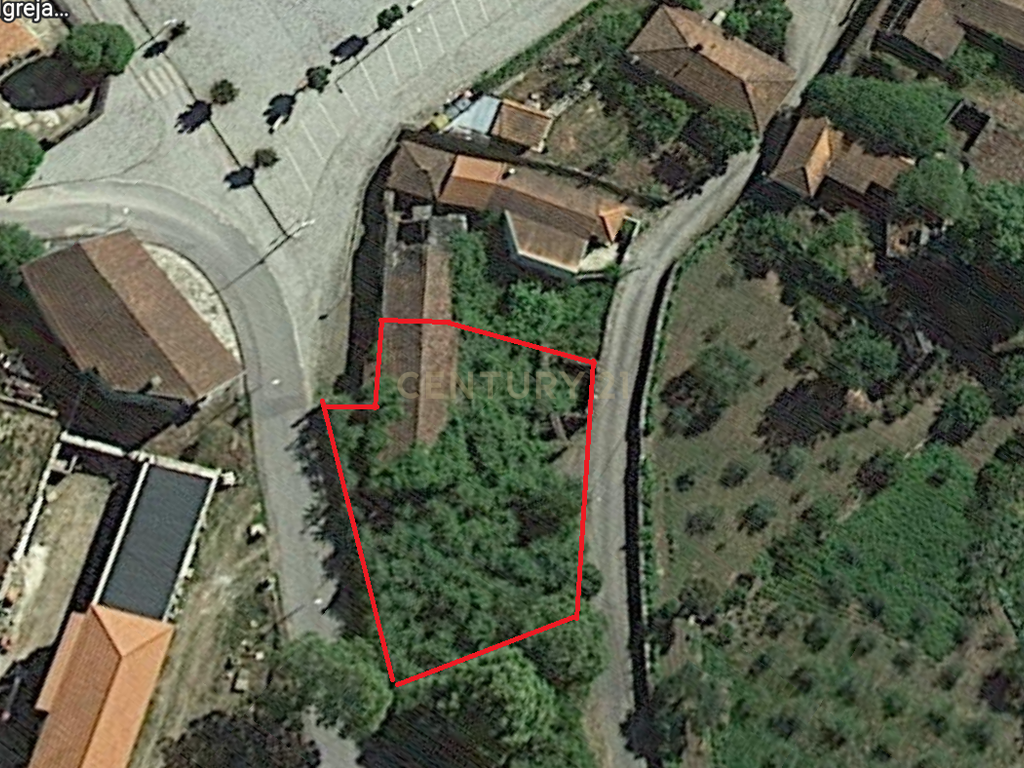 Moradia com 136 m2 e quinteiro de 205m2, inserida num terreno com 453 m2 - Image 28