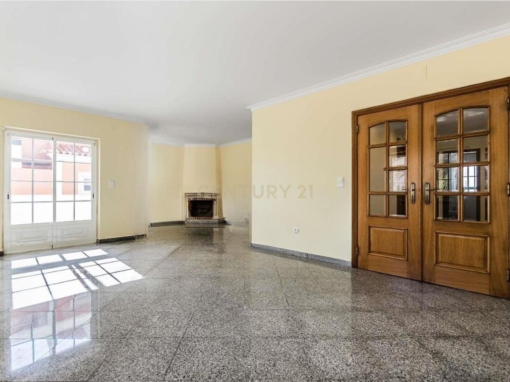 Arrendamento de Moradia T4 com piscina em Torres Vedras - Image 5