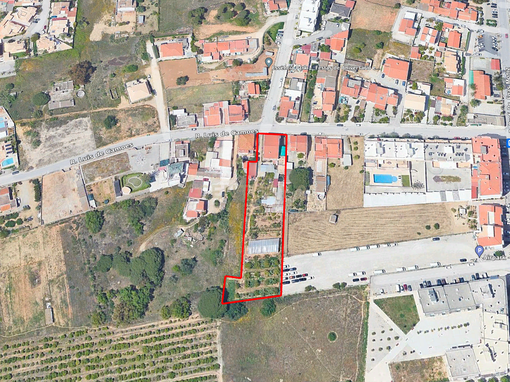 Moradia T4 em lote urbano em Montenegro - Image 1