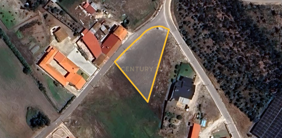 Terreno para construção com 1363m2  nos Alhais, freguesia do Louriçal. - Image 1
