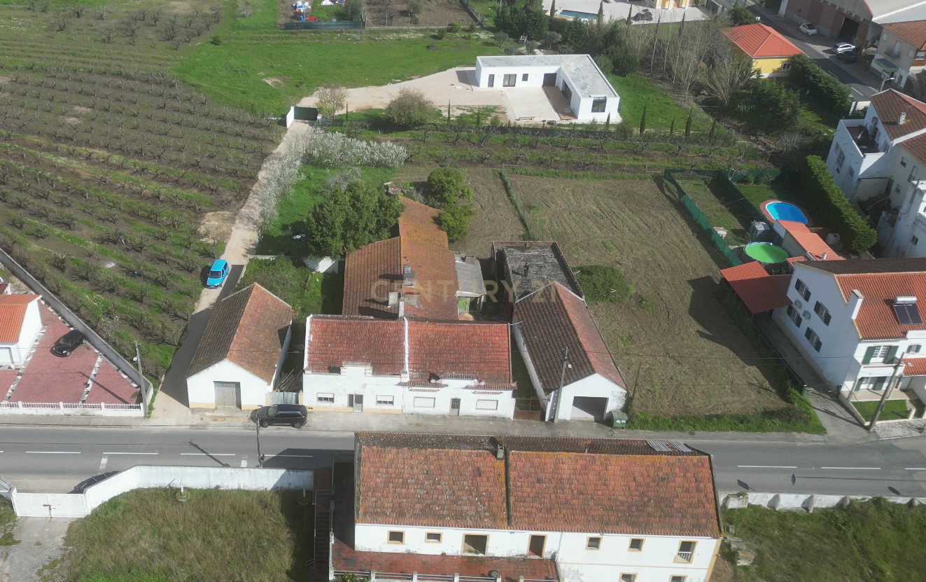 Moradia T3 com Adega e garagens no Vilar - Image 25