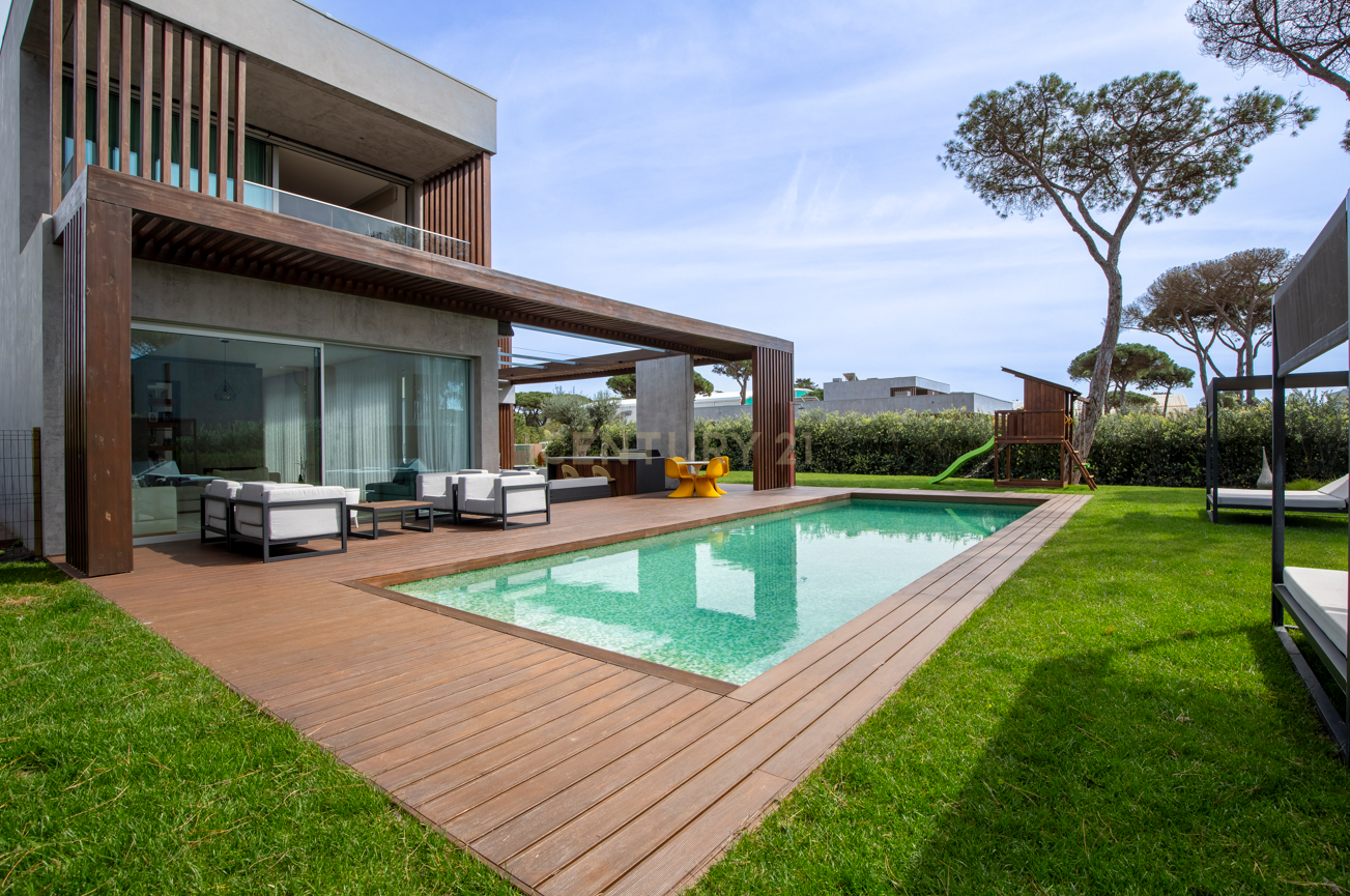 Moradia T5 no Bloom Marinha - Image 1