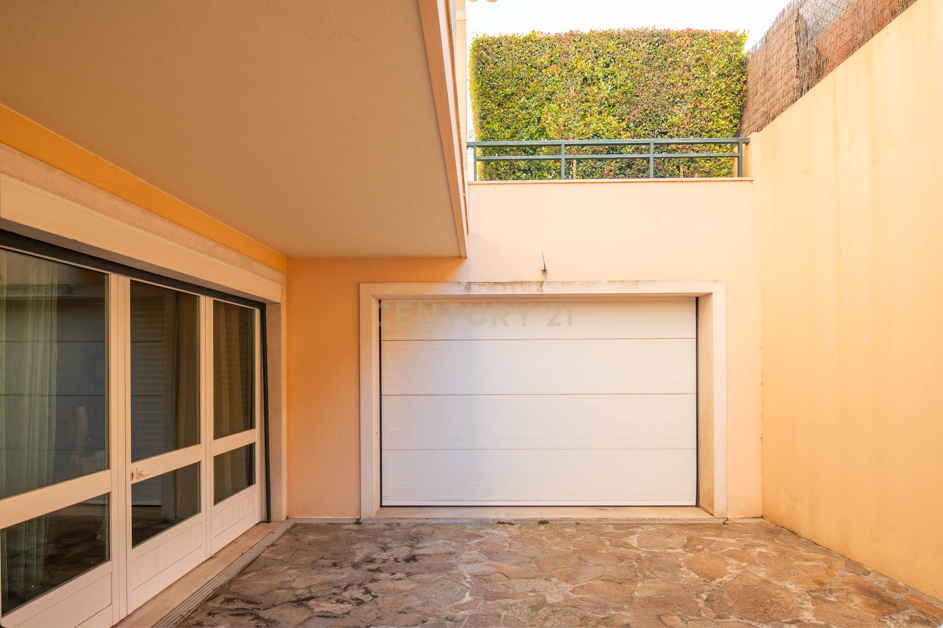 Moradia T4+1 com Piscina Privativa, Churrasqueira e Garagem - Image 41