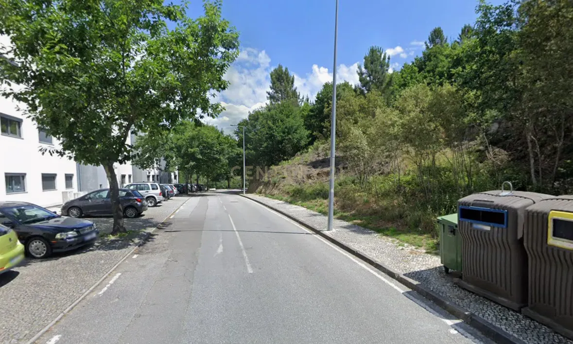 Terreno Urbano em São Pedro do Sul - Image 1