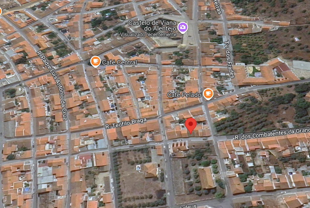 Moradia com quintal para remodelação em Viana do Alentejo - Image 15