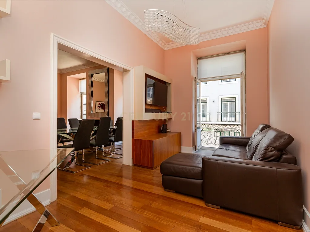*Apartamento Exclusivo em Edifício Tradicional de Lisboa* - Image 9