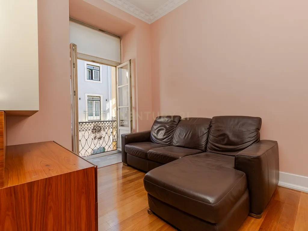 *Apartamento Exclusivo em Edifício Tradicional de Lisboa* - Image 8