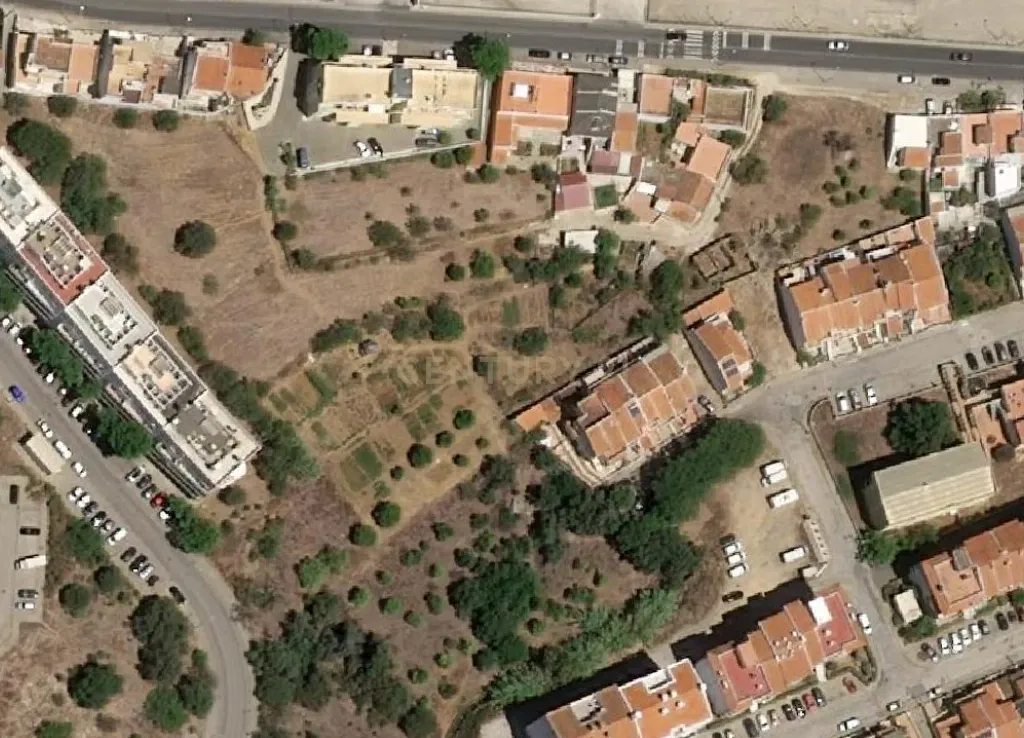 Moradia com 3400m de terreno em Portimão. - Image 2