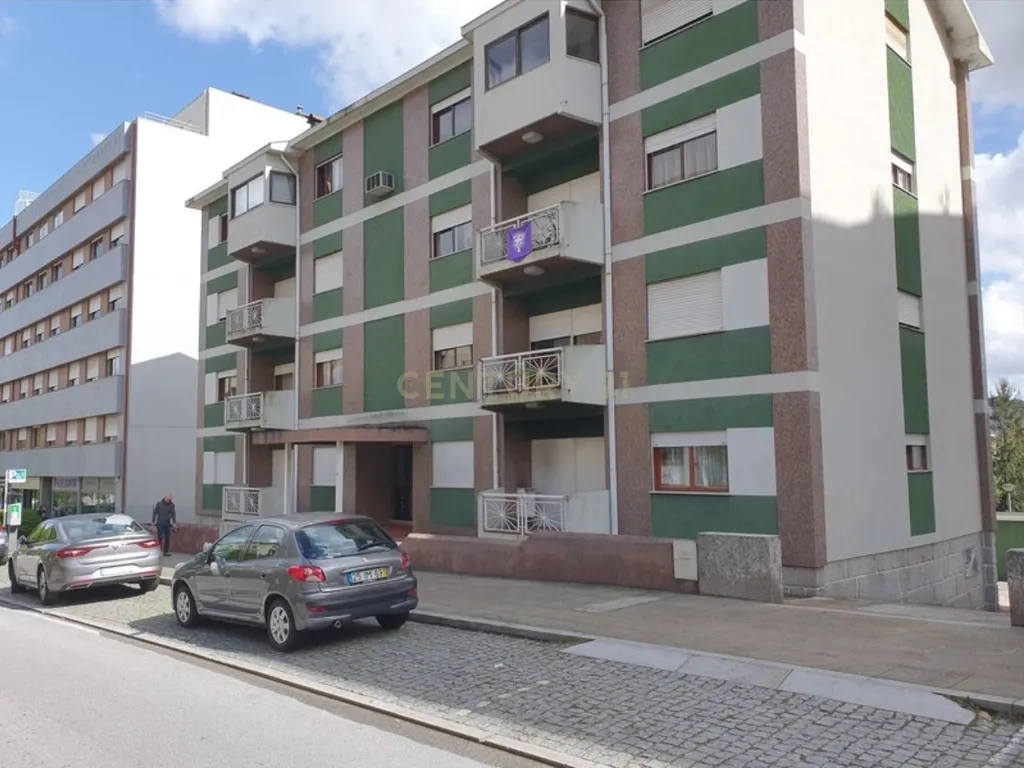 Apartamento T4 com Garagem Box à Venda em Guimarães – Rua São Gonçalo, Creixomil - Image 7