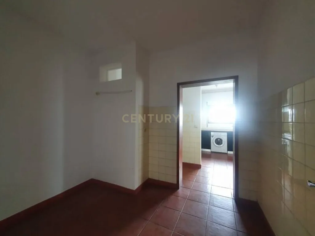 Apartamento T4 com Garagem Box à Venda em Guimarães – Rua São Gonçalo, Creixomil - Image 13