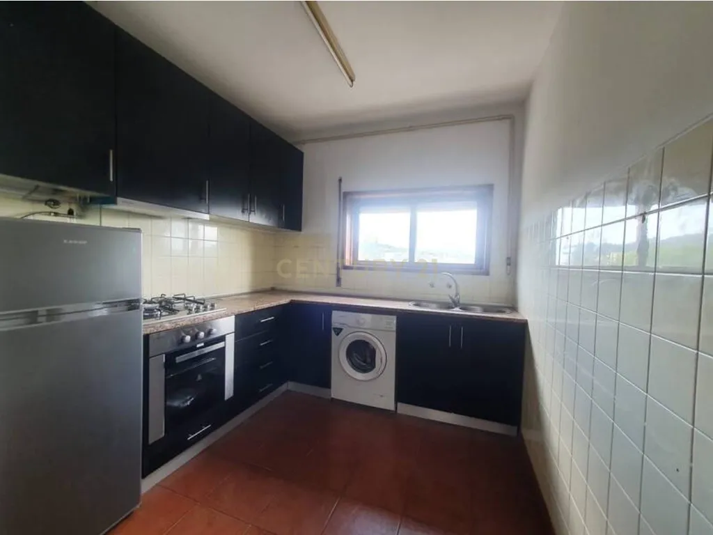 Apartamento T4 com Garagem Box à Venda em Guimarães – Rua São Gonçalo, Creixomil - Image 2