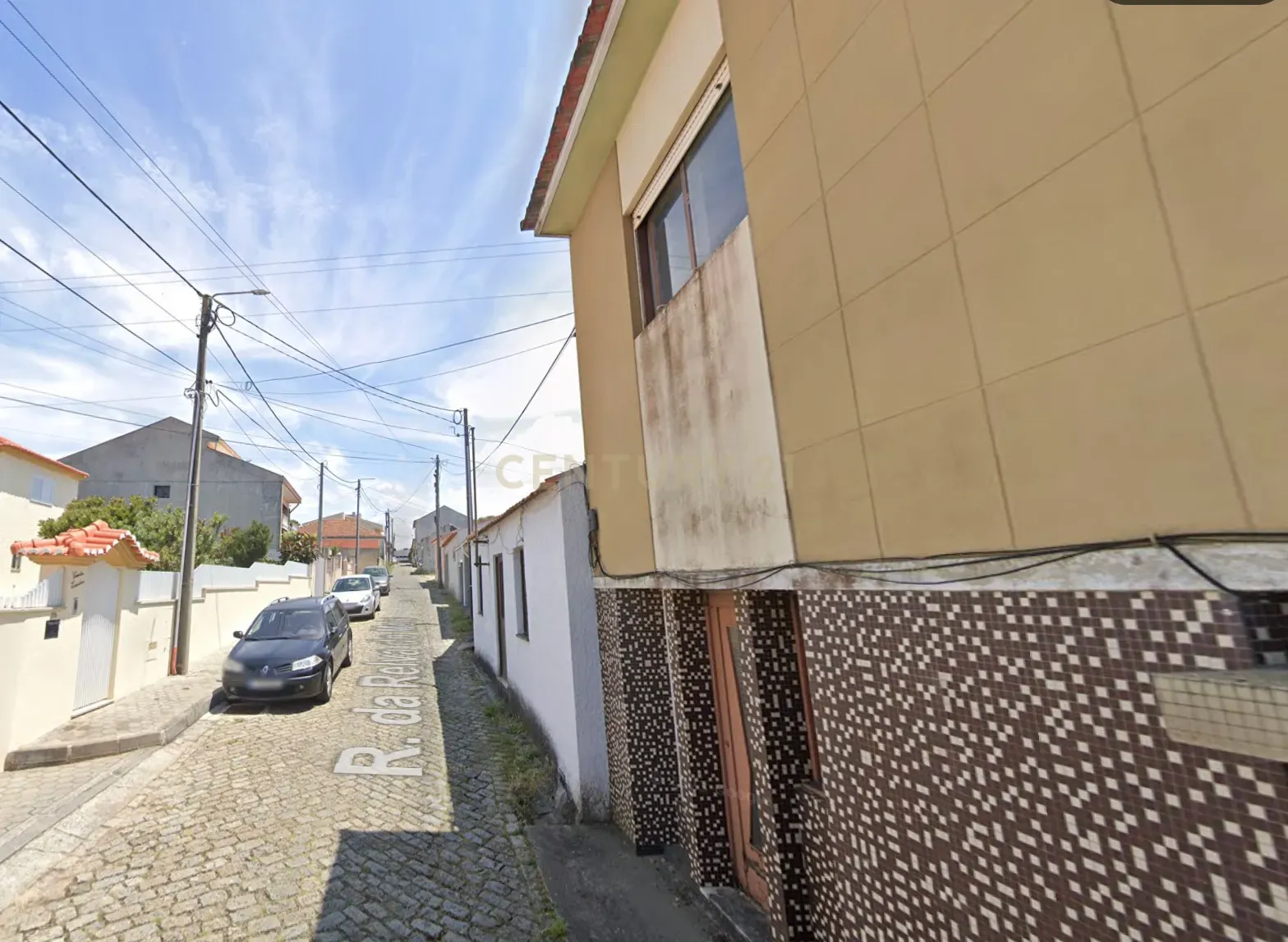Casa para Recuperar em Ovar - 3 Quartos e 2 Casas de Banho - Image 5