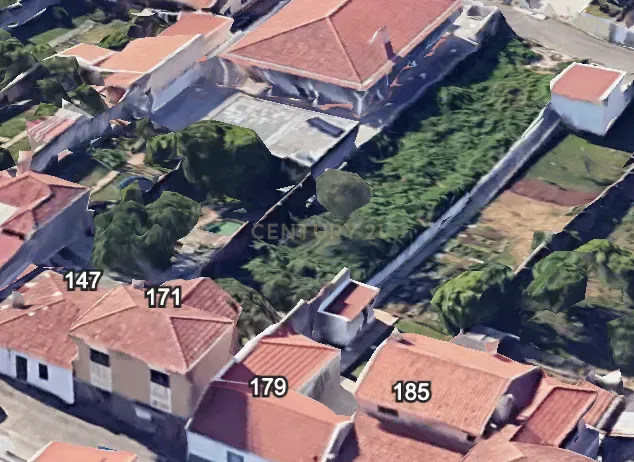 Casa para Recuperar em Ovar - 3 Quartos e 2 Casas de Banho - Image 15