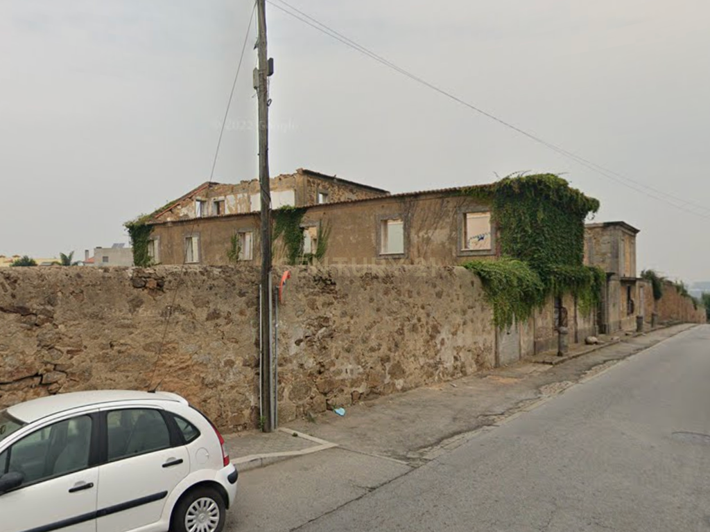 Palácio e Terreno na Quinta do Corvo em Arcozelo - Image 2