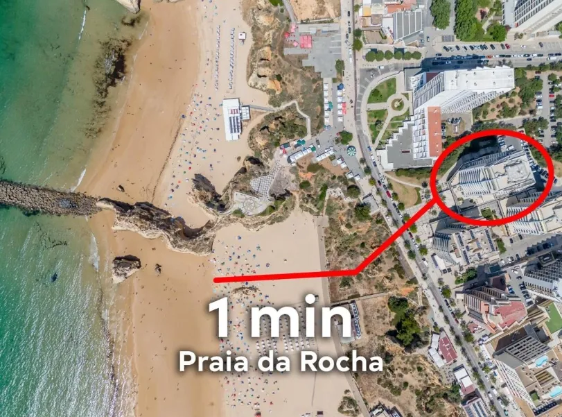 Apartamento T2 com Garagem e Vista Mar - Praia da Rocha 1º Linha - Image 1