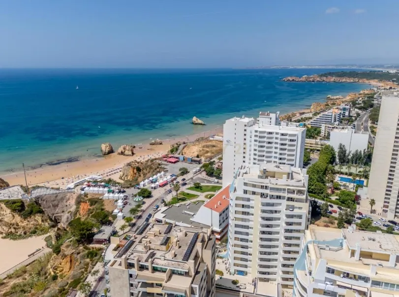 Apartamento T2 com Garagem e Vista Mar - Praia da Rocha 1º Linha - Image 20