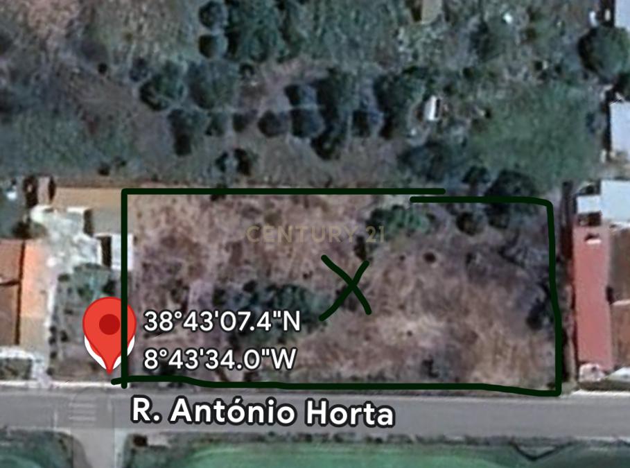 Moradia em ruinas em terreno de 2 304m2 Aroeira/Poceirão e Marateca/Palmela - Image 1