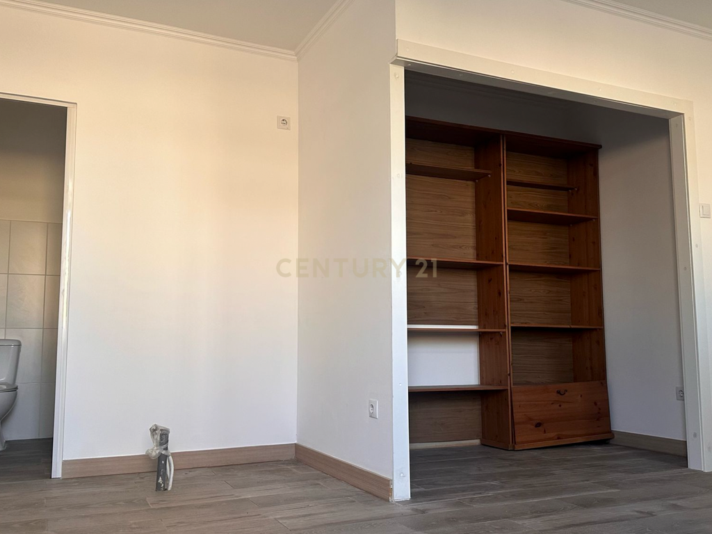 Prédio em Marvila com terreno de 589 metros! - Image 19
