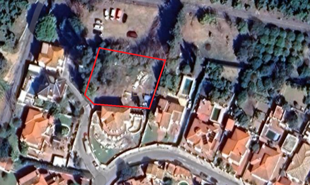 Terreno urbano consolidado para venda em Churriana - Málaga - Image 1
