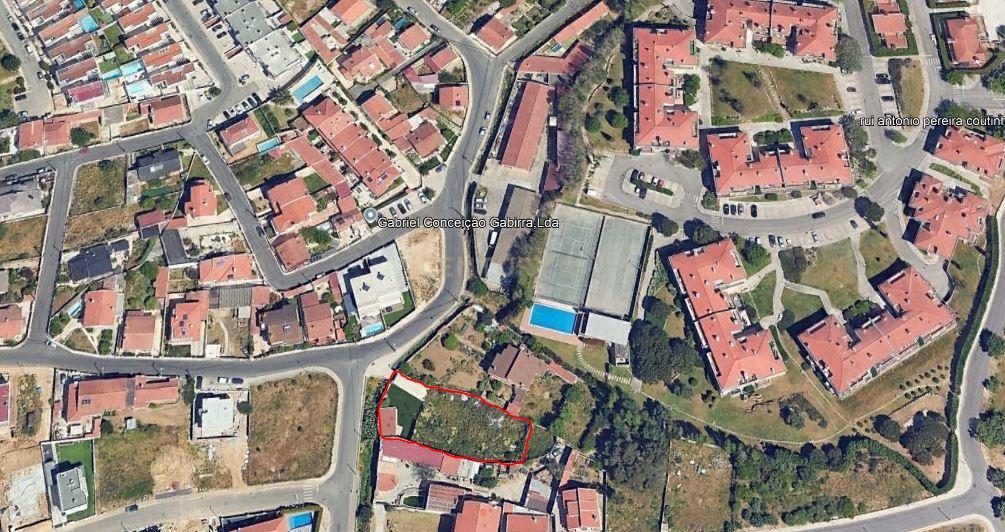 Lote de terreno urbano com 1200 m2 para construção junto ao Condominio Villaggio Manique - Image 1