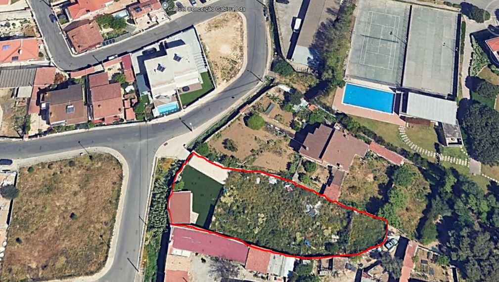 Lote de terreno urbano com 1200 m2 para construção junto ao Condominio Villaggio Manique - Image 2