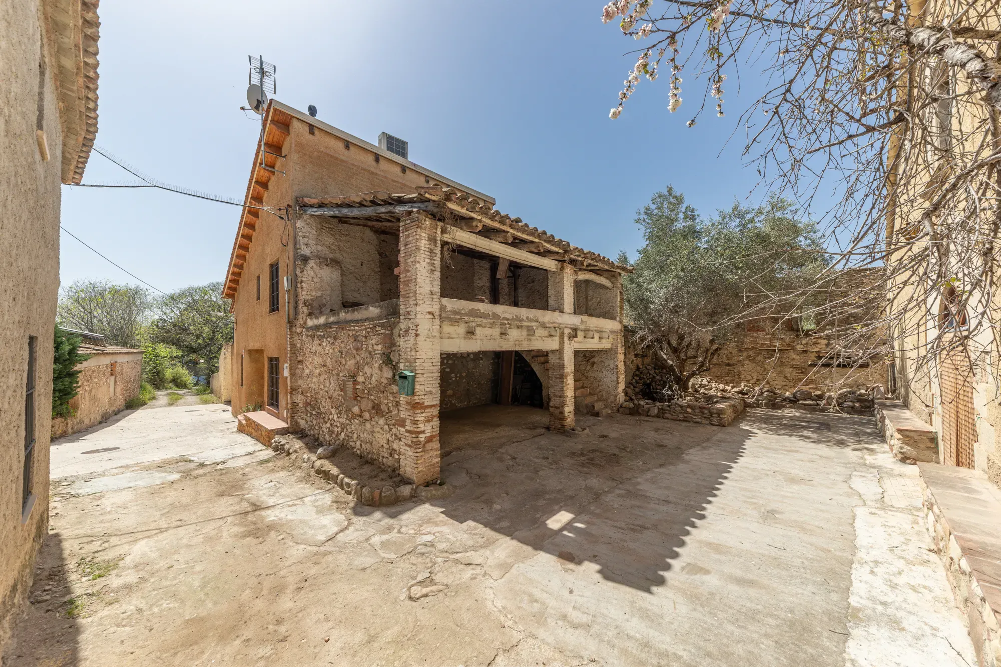 undefined - Image 40