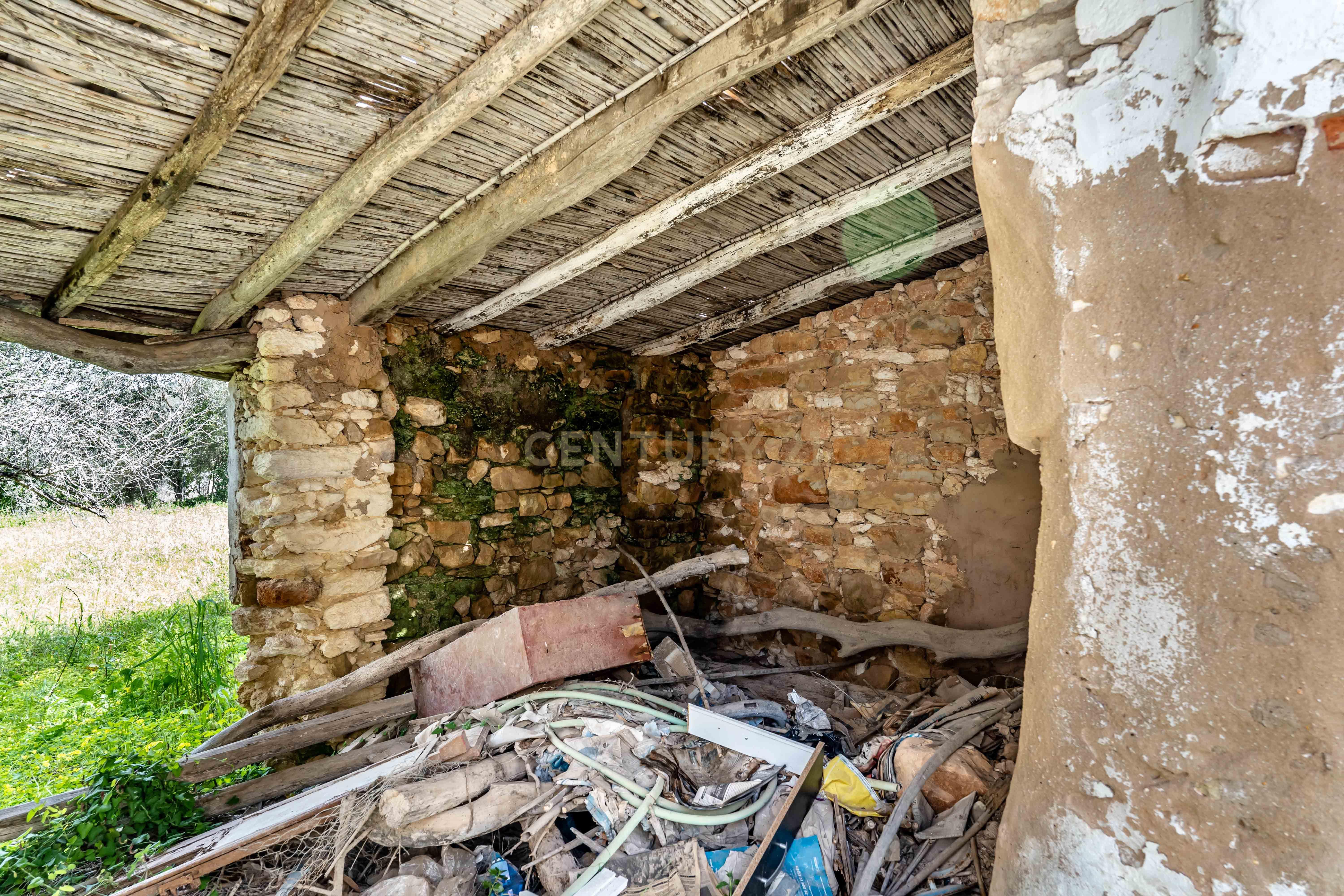 Propriedade com 2 moradias tradicionais e terrenos a venda em Paderne, Albufeira, Algarve Portugal - Image 30