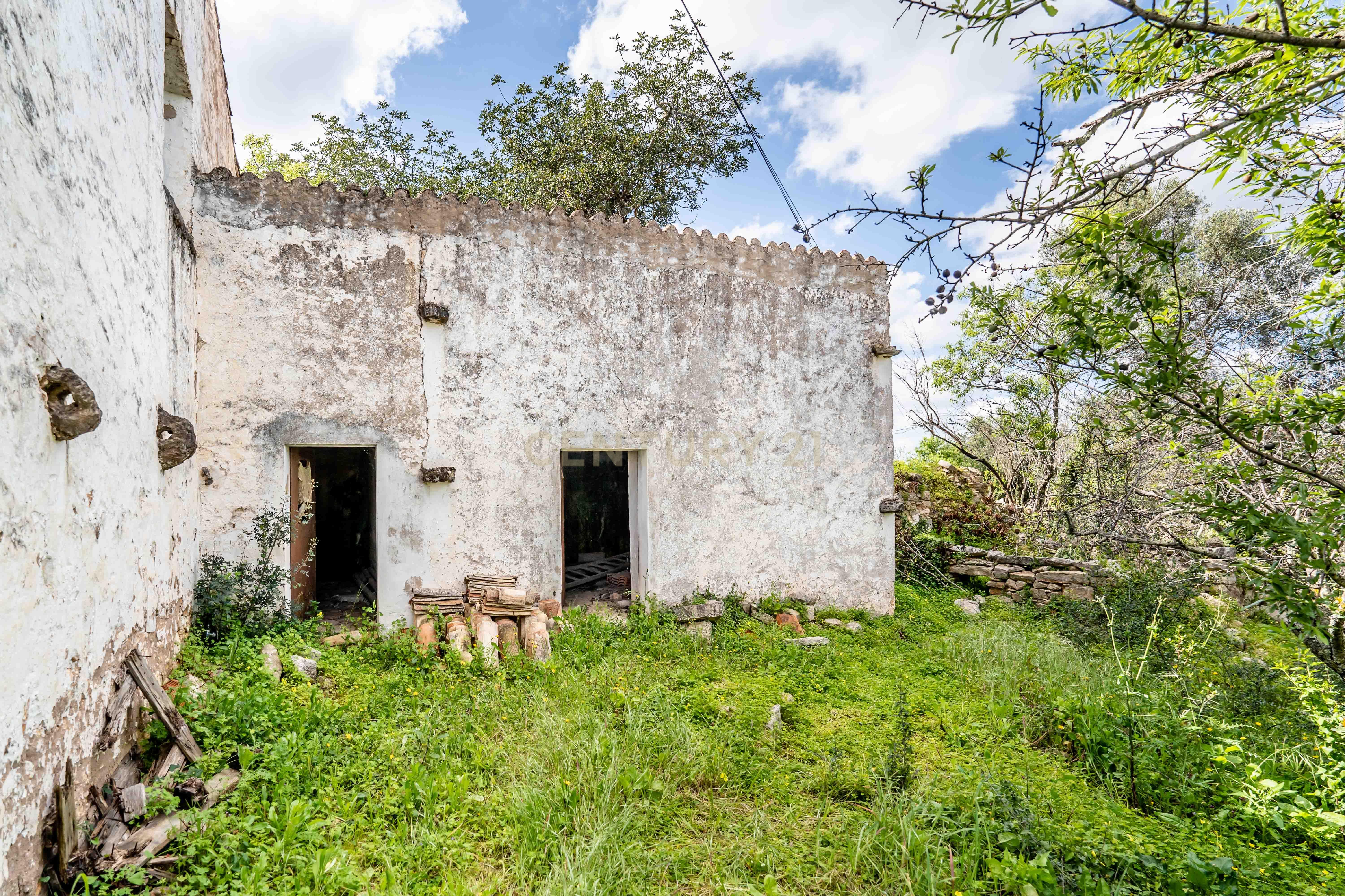 Propriedade com 2 moradias tradicionais e terrenos a venda em Paderne, Albufeira, Algarve Portugal - Image 25
