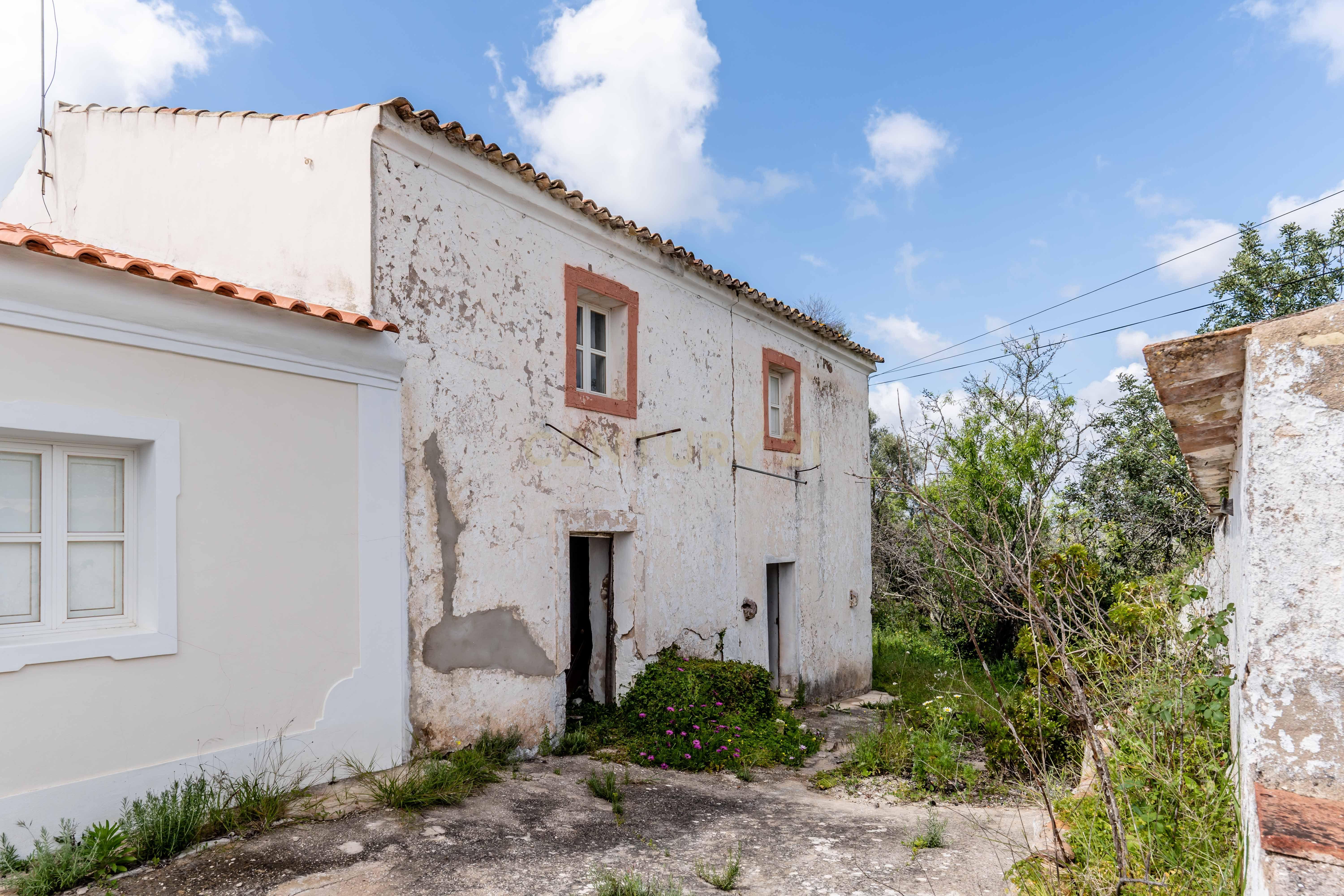 Propriedade com 2 moradias tradicionais e terrenos a venda em Paderne, Albufeira, Algarve Portugal - Image 23
