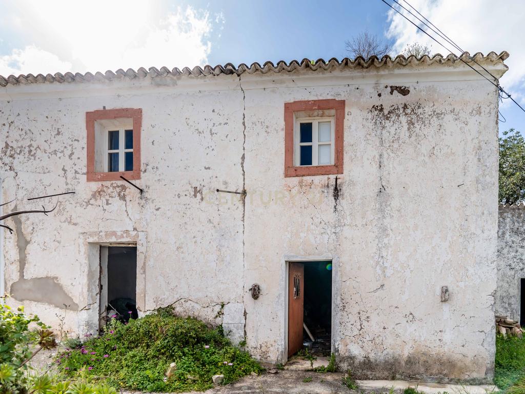 Propriedade com 2 moradias tradicionais e terrenos a venda em Paderne, Albufeira, Algarve Portugal - Image 24