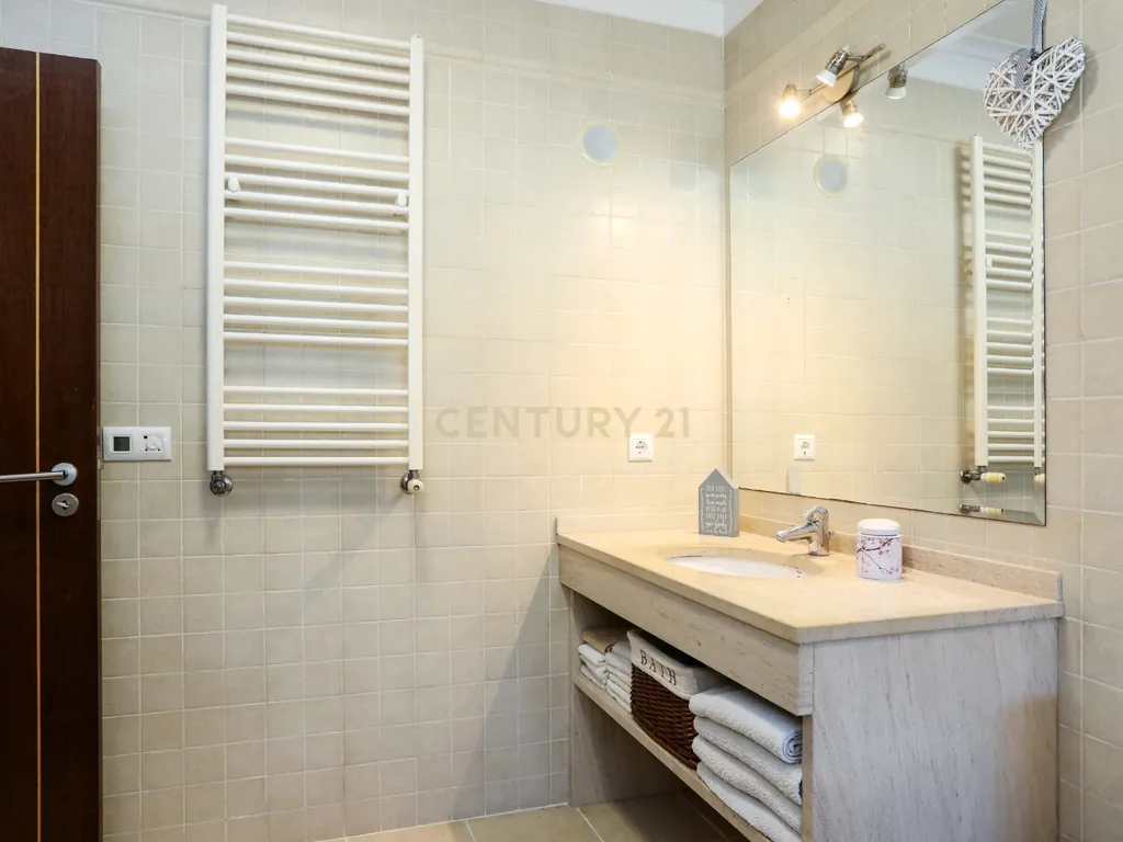 Moradia em Caneças, com piscina, sótao e um anexo com churrasqueira e quarto independente - Image 26