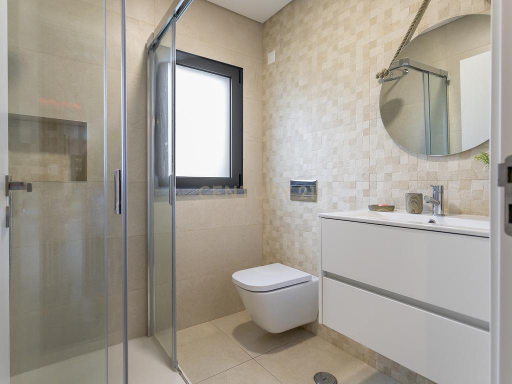MORADIA ISOLADA, T4, com JARDIM e PISCINA AQUECIDA,  CAPARICA - ALMADA - Image 24