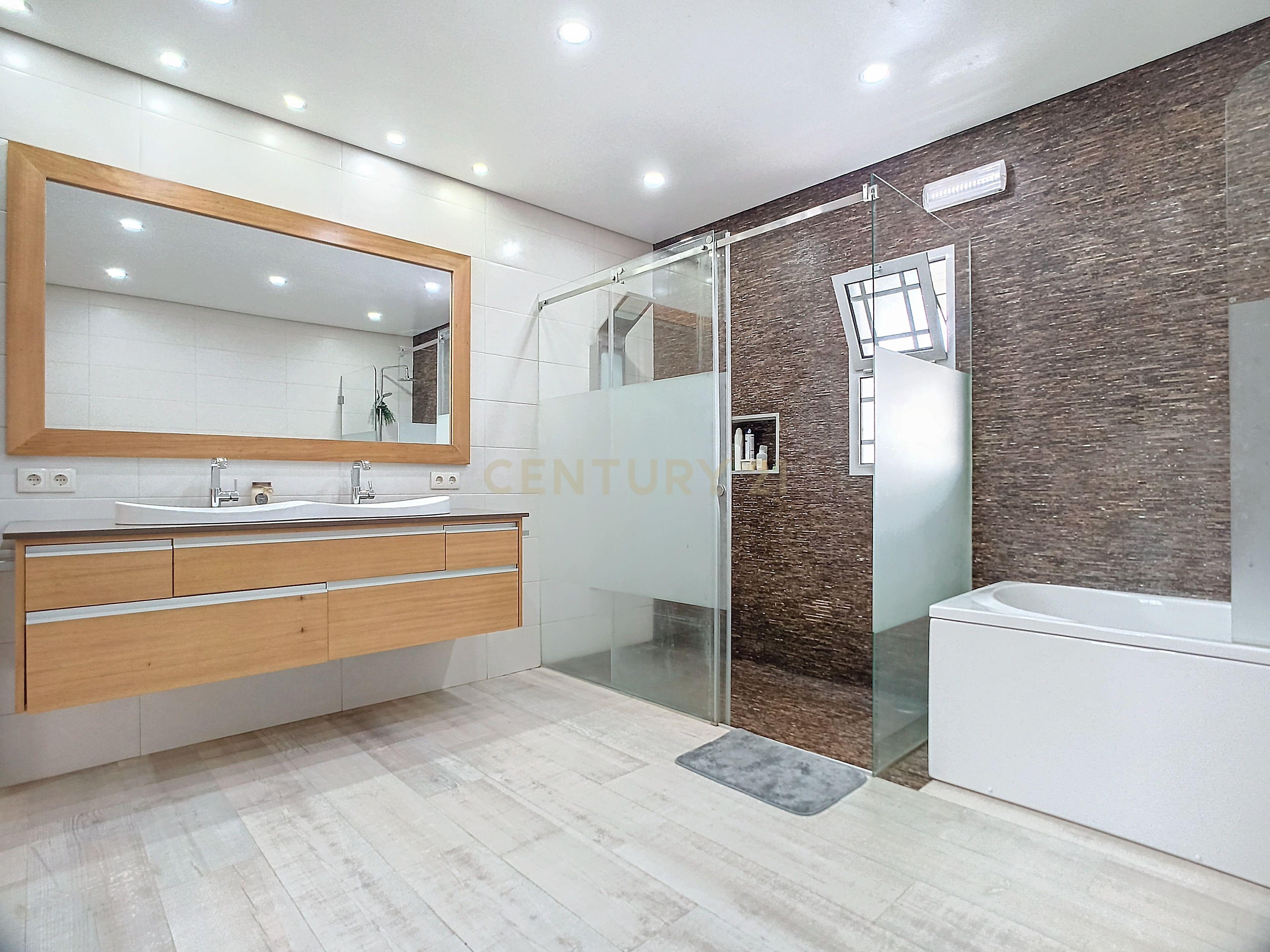 Moradia T4 com Vista Mar | Ajuda da Bretanha | São Miguel - Image 10