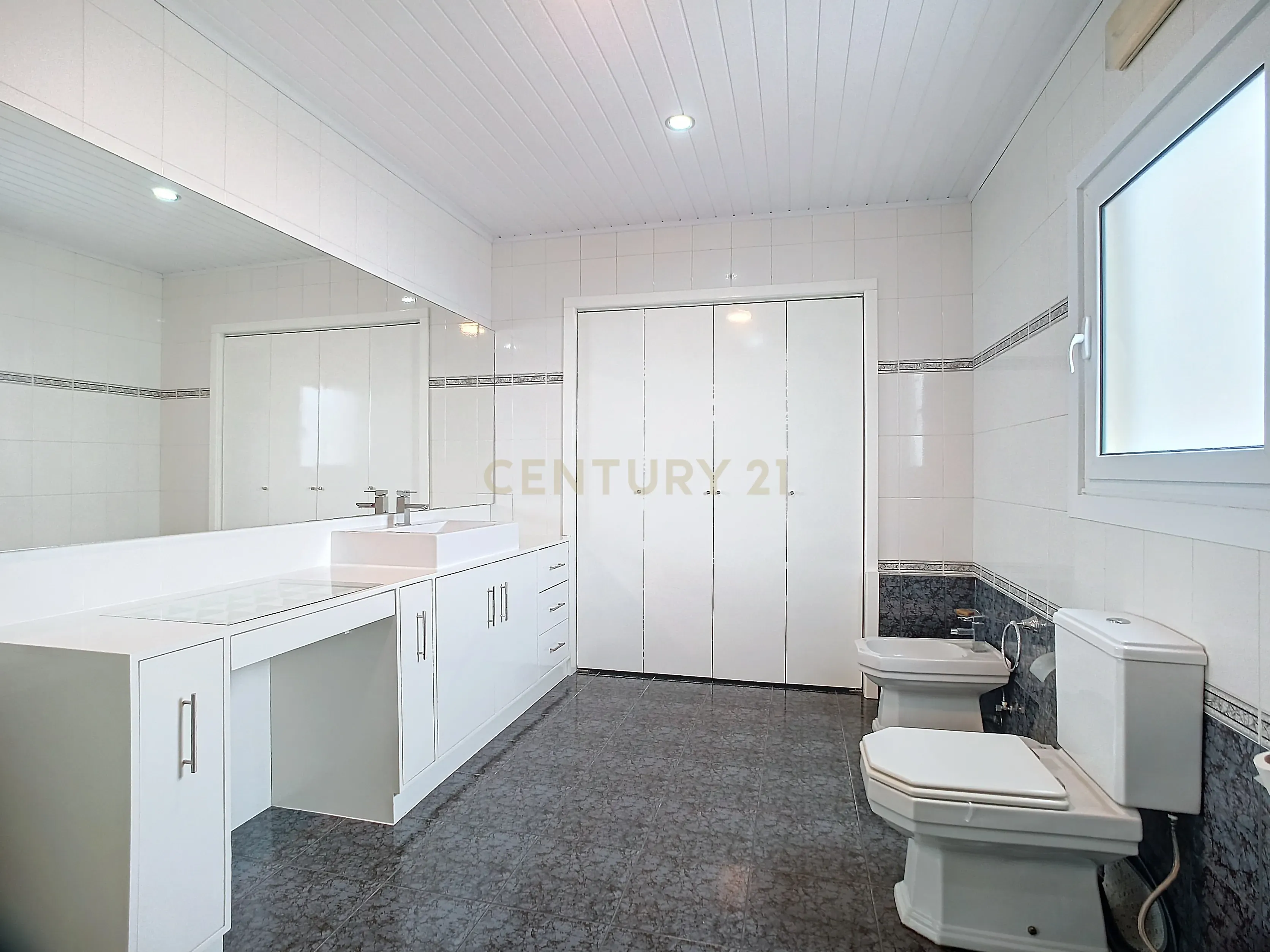 Moradia T4 com Vista Mar | Ajuda da Bretanha | São Miguel - Image 26