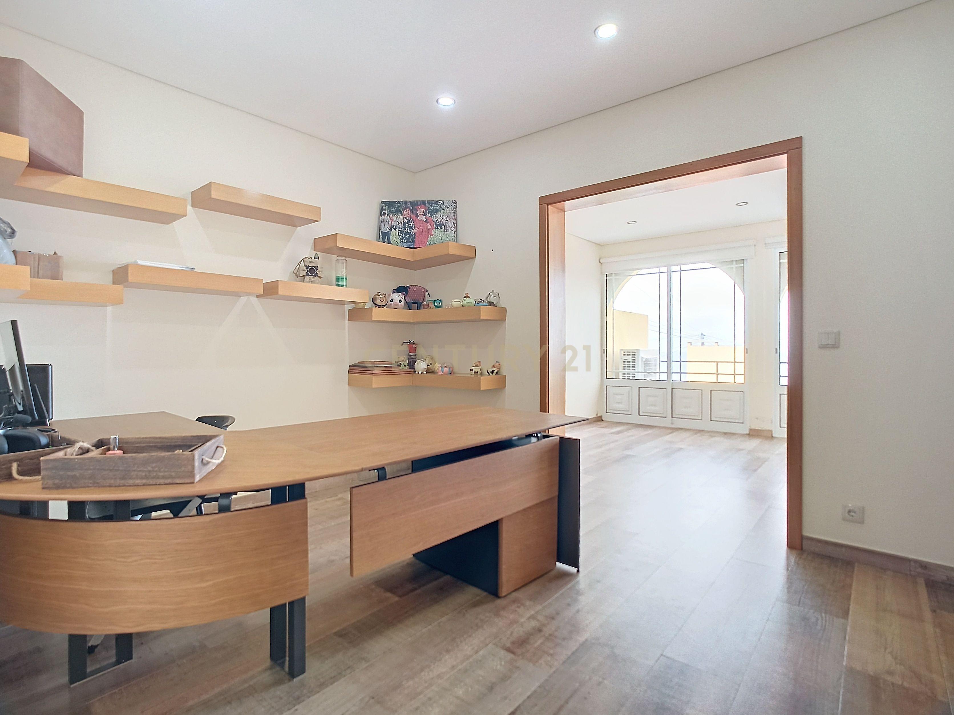 Moradia T4 com Vista Mar | Ajuda da Bretanha | São Miguel - Image 31
