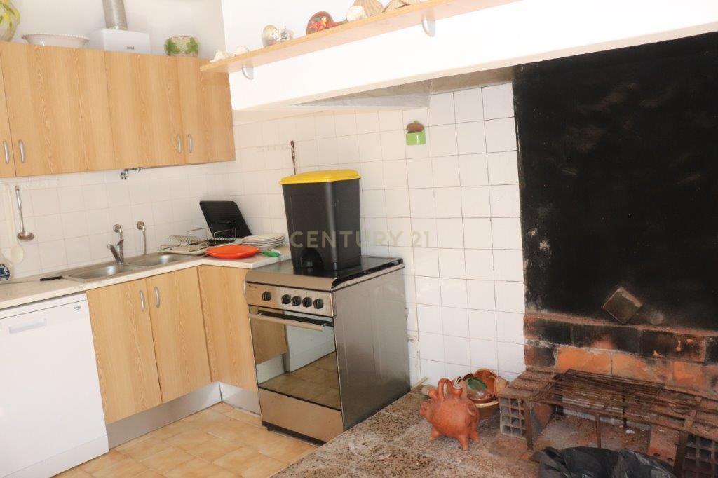 Reservado - Casa de Praia com vista lateral para o mar, com 2 garagens box, logradouro de boas dimensões, 3 quartos, a uma curta distância da praia paradisíaca de Vale Furado - Image 16