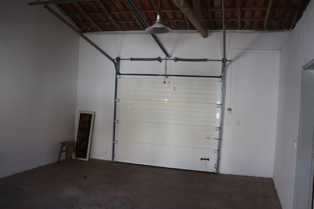 Reservado - Casa de Praia com vista lateral para o mar, com 2 garagens box, logradouro de boas dimensões, 3 quartos, a uma curta distância da praia paradisíaca de Vale Furado - Image 33