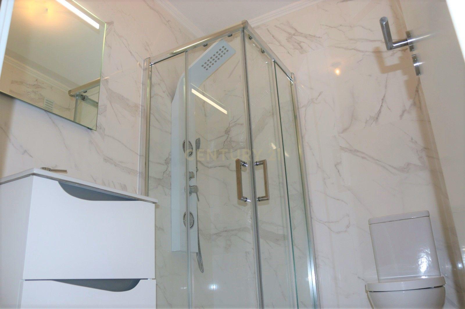 Apartamento T3 Remodelado c/ Garagem Arrecadação | Centro de Mafra - Image 12