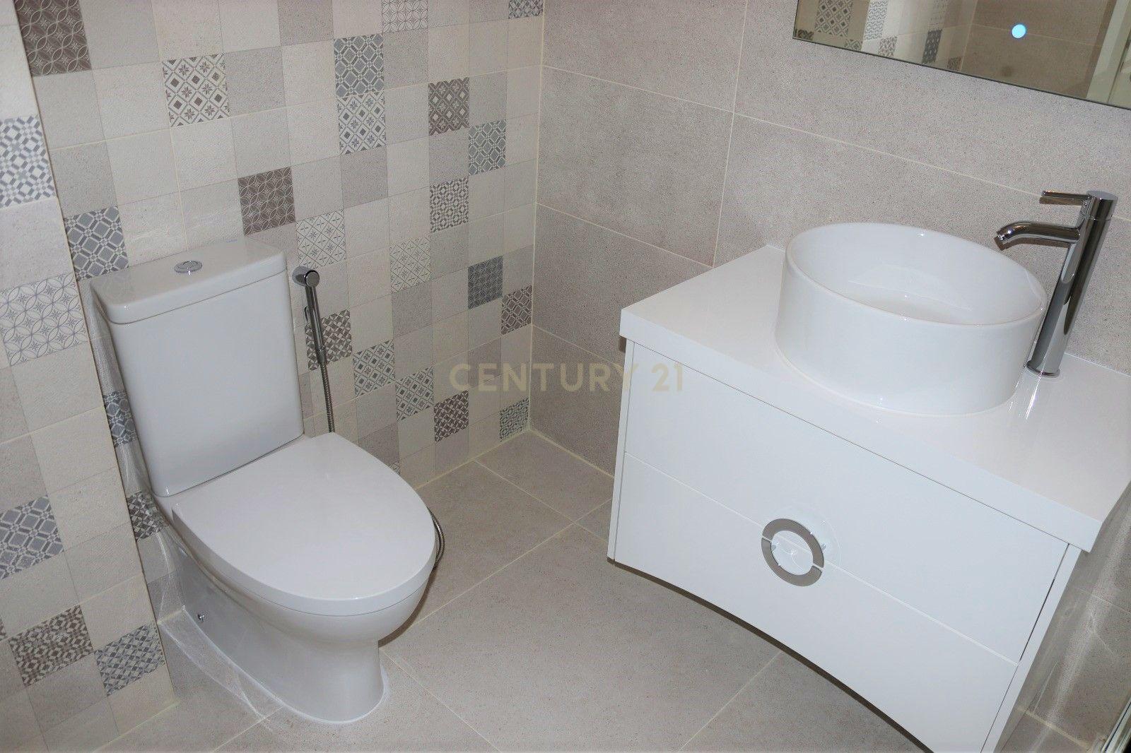 Apartamento T3 Remodelado c/ Garagem Arrecadação | Centro de Mafra - Image 14
