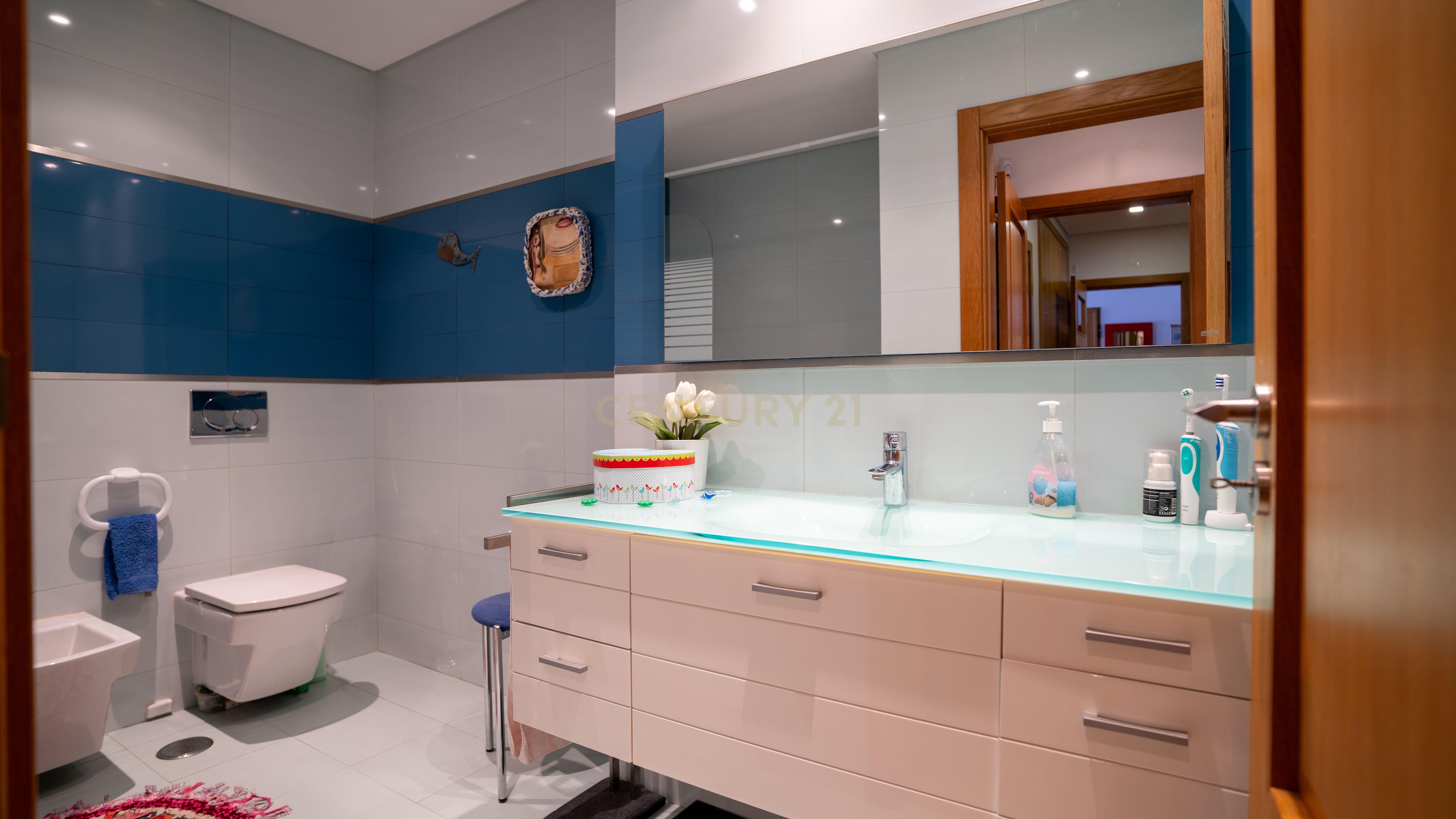 Apartamento com Terraço T2 de Charme em Benfica - Excelência e Conforto - Image 23