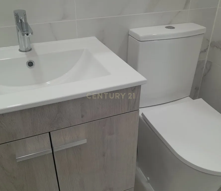 MORADIA EM SETÚBAL - Image 11