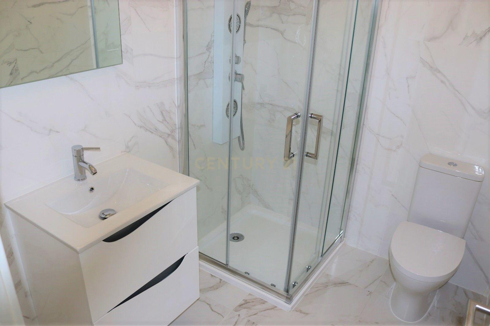 Apartamento T3 Remodelado c/ Garagem Arrecadação | Centro de Mafra - Image 11