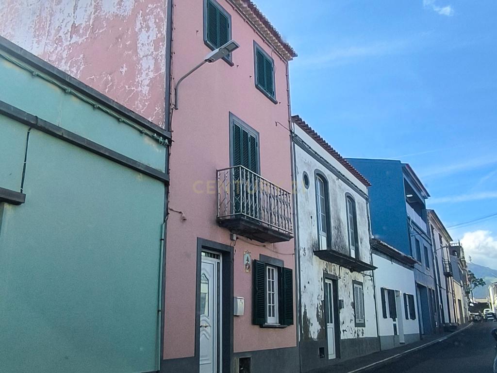 Casa no Centro da Ribeira Grande - Oportunidade Única! - Image 26